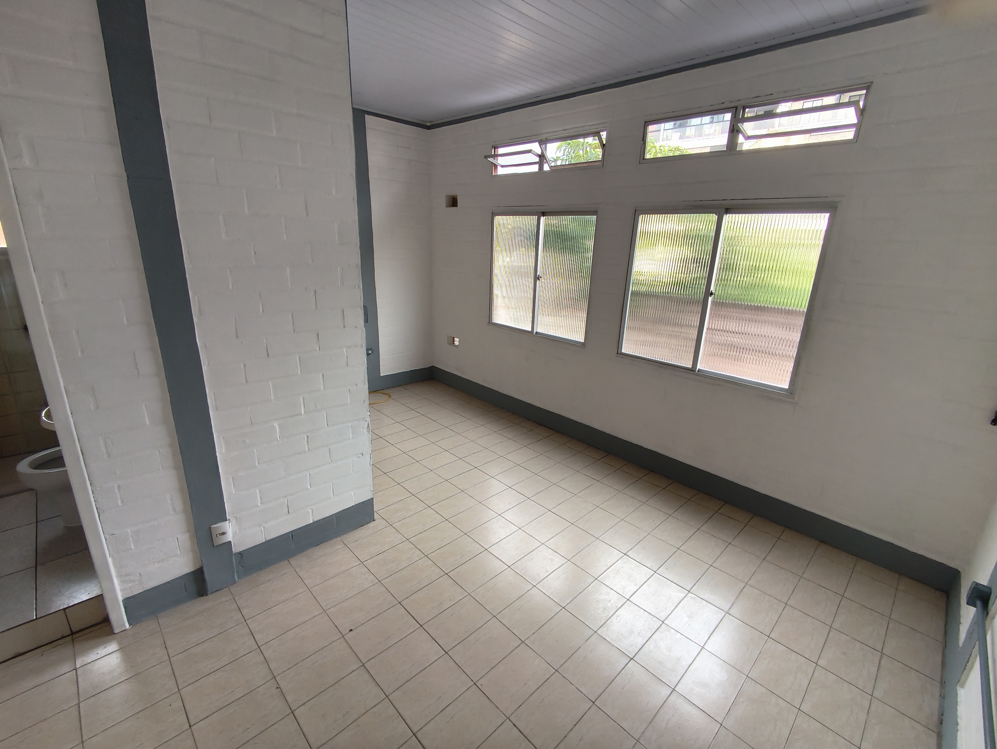Apartamento 06, 1 quarto, primeiro andar